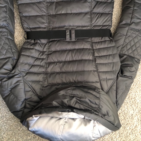 NORTH FACE WINTER COAT W HOOD! - Picture 6 of 7